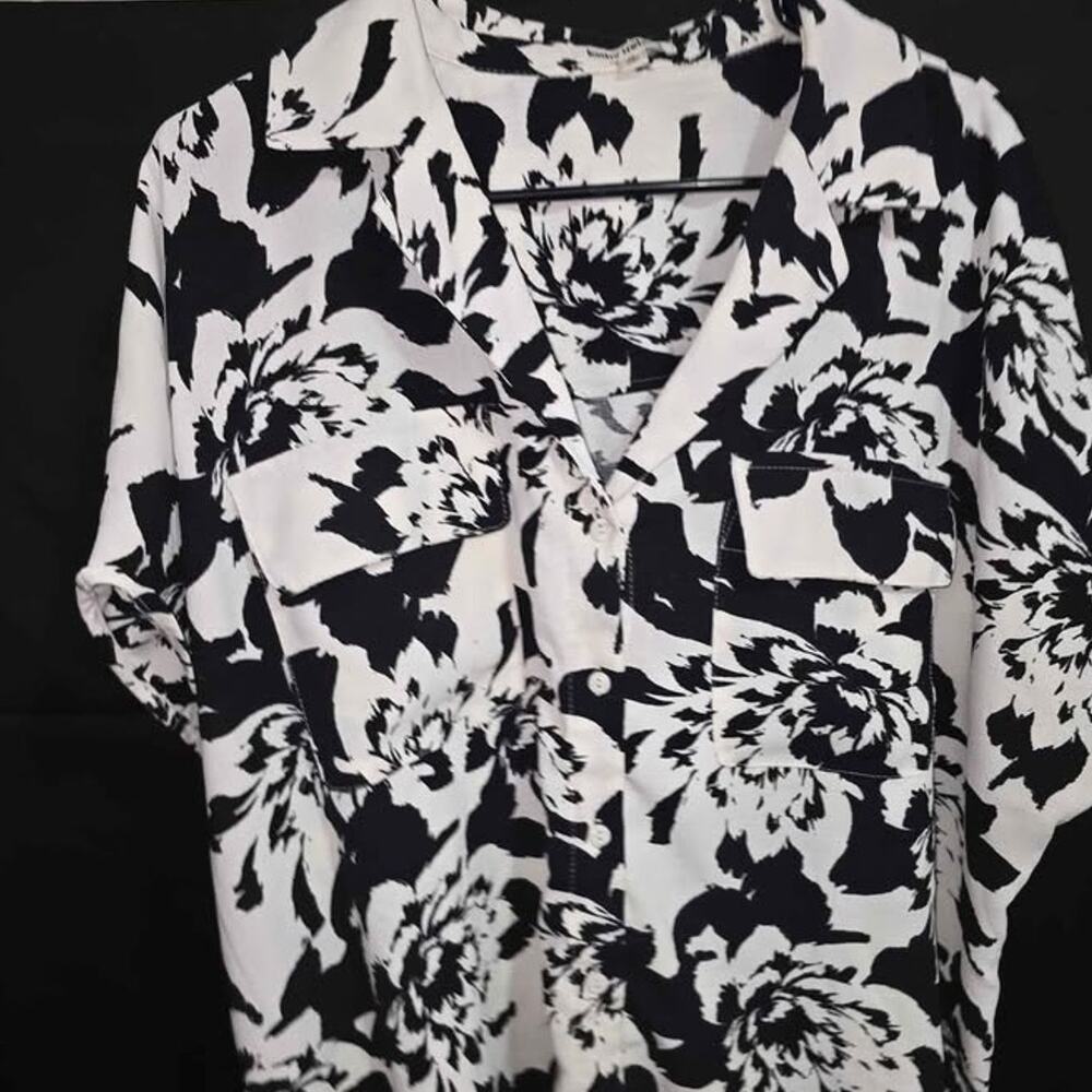 Kathy Ireland 2X Blk&White Floral Button-Down Shirt & Matching shorts